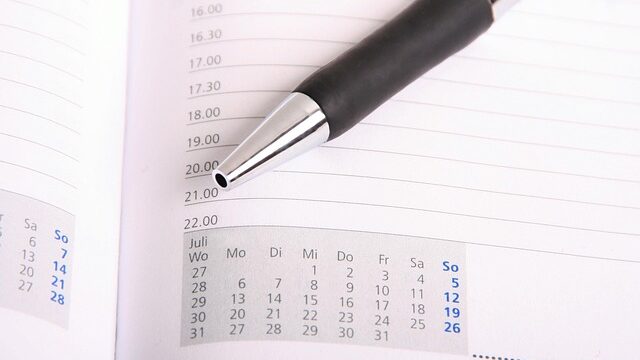 手帳とボールペン